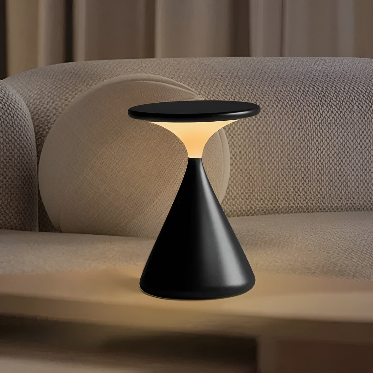 Kabellose LED-Tischlampe – Dimmbar und Wiederaufladbar im Sanduhr-Design