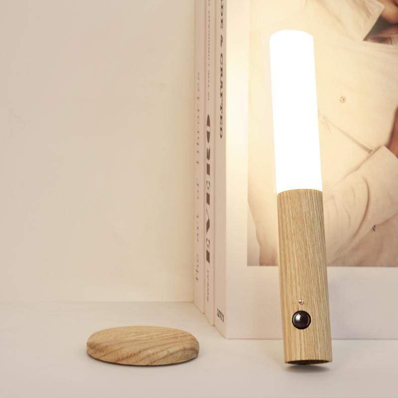 Bewegungssensor-Nachtlicht mit Magnethalterung – minimalistisches Holzdesign - Kiefer - Bewegungssensorleuchte