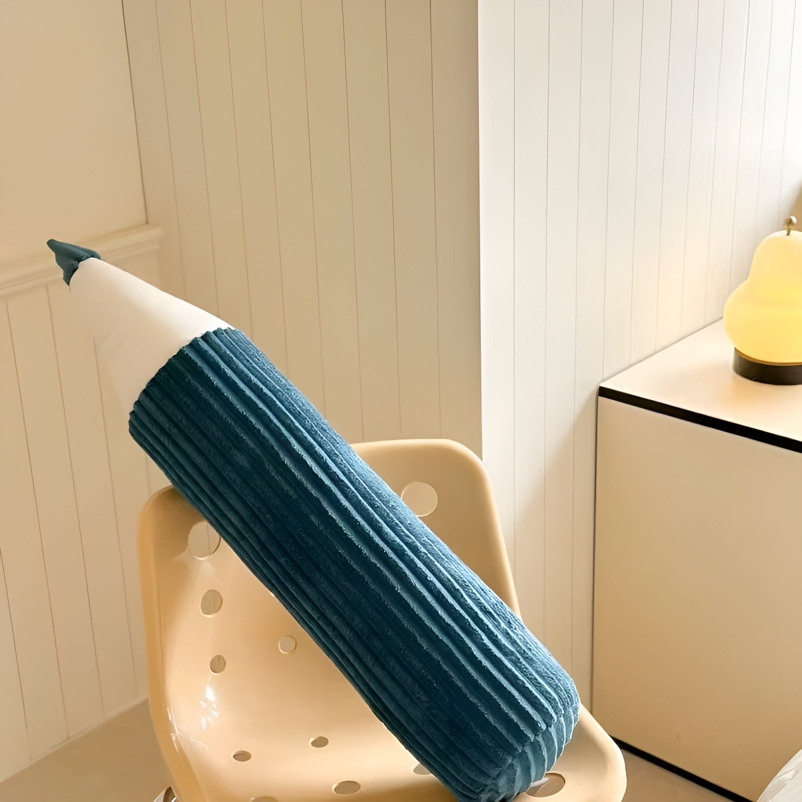 Bleistiftförmiges Beinkissen – Weiches Seitenschläfer-Kissen zur Beinlagerung & Knieentlastung - Blau - Kissen