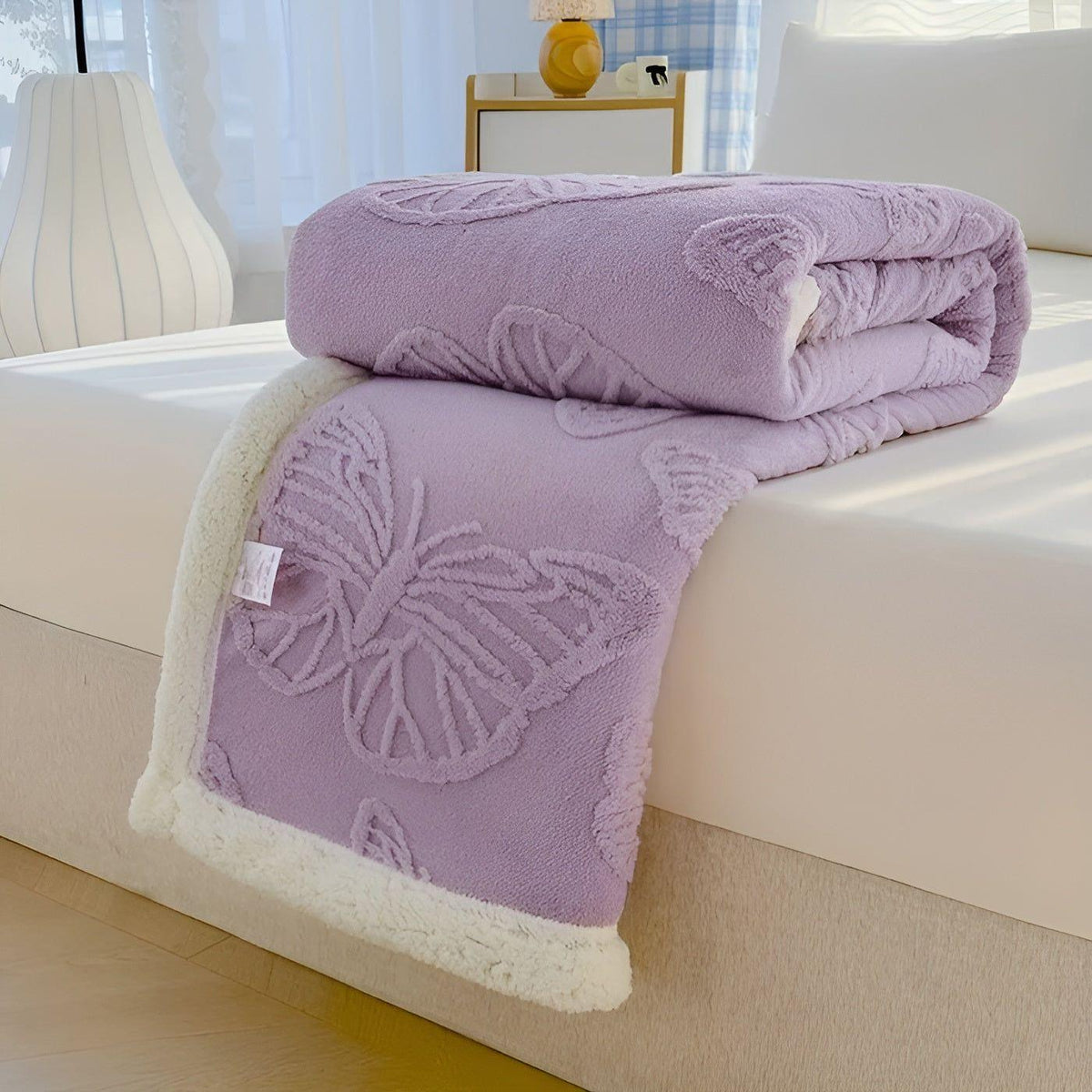 ButterflyDream Blanket - Stilvolle gestickte Schmetterlingsdecke aus warmem Fleece - Taro Violett / 100*150cm