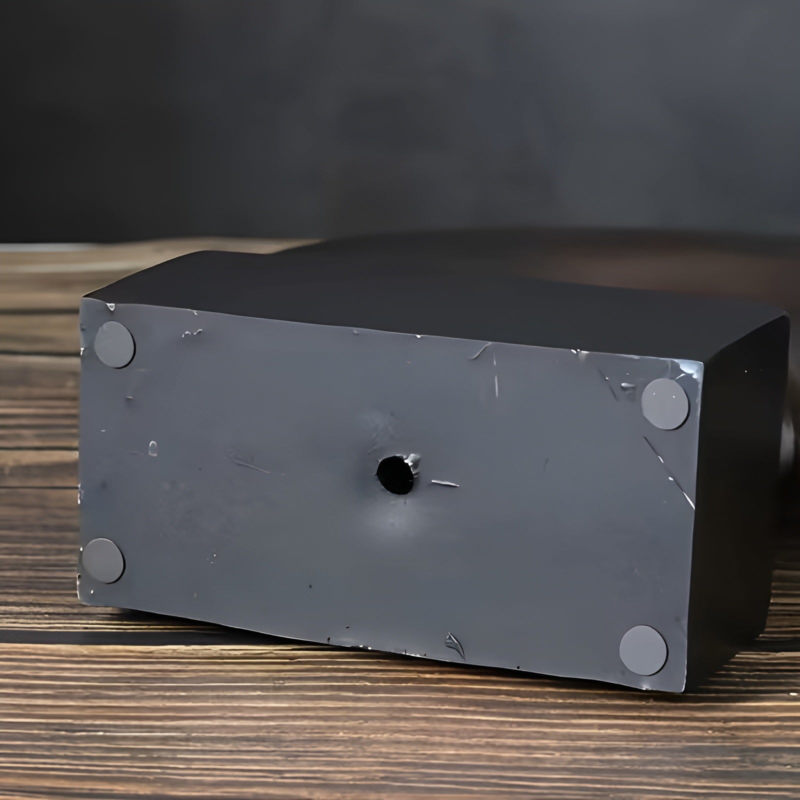 Runde Skulptur im Vintage-Stil – Chinesisch Inspiriert | Stilvolle Wohnraumdekoration aus Resin