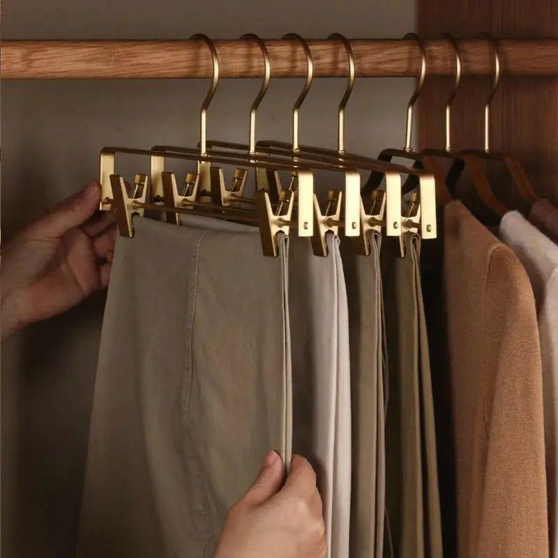 Clip Ease - Elegante Matte Hosenbügel (1 + 4 Stück) - Kleiderbügel