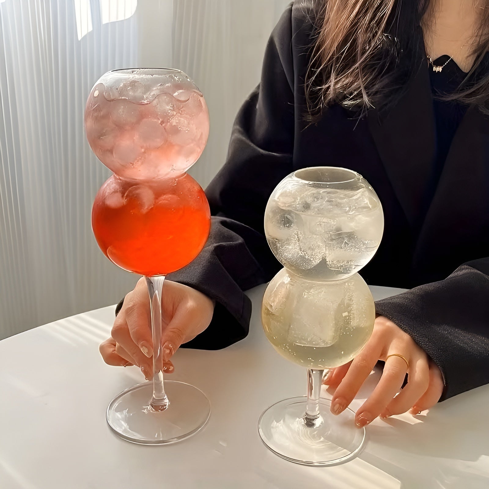 2er Set Glasbecher in Kugelform – Elegant und Dekorativ | Wiederverwendbar mit Glasstrohhalmen Perfekt für Saft Drinks