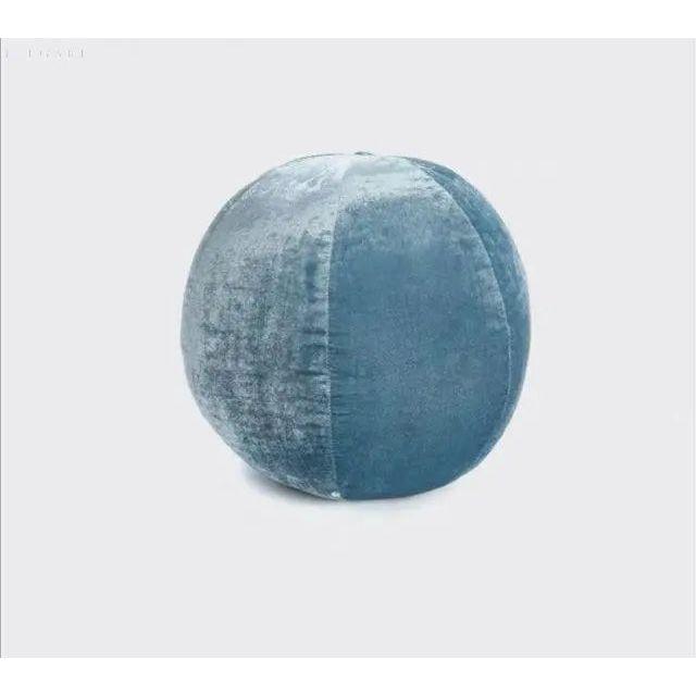 De Farrah Pillow - Nordisches Ball-Plüsch-Kissen - Blau - Kissen