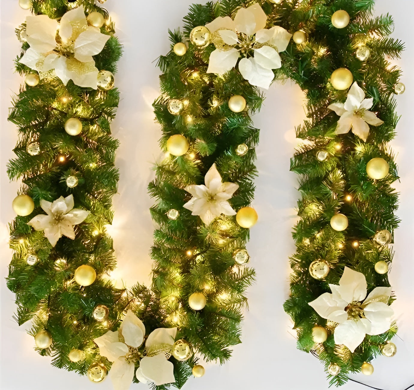 Weihnachtsgirlande – Elegante Rattan-Deko mit LED-Beleuchtung | Festlich und Gemütlich