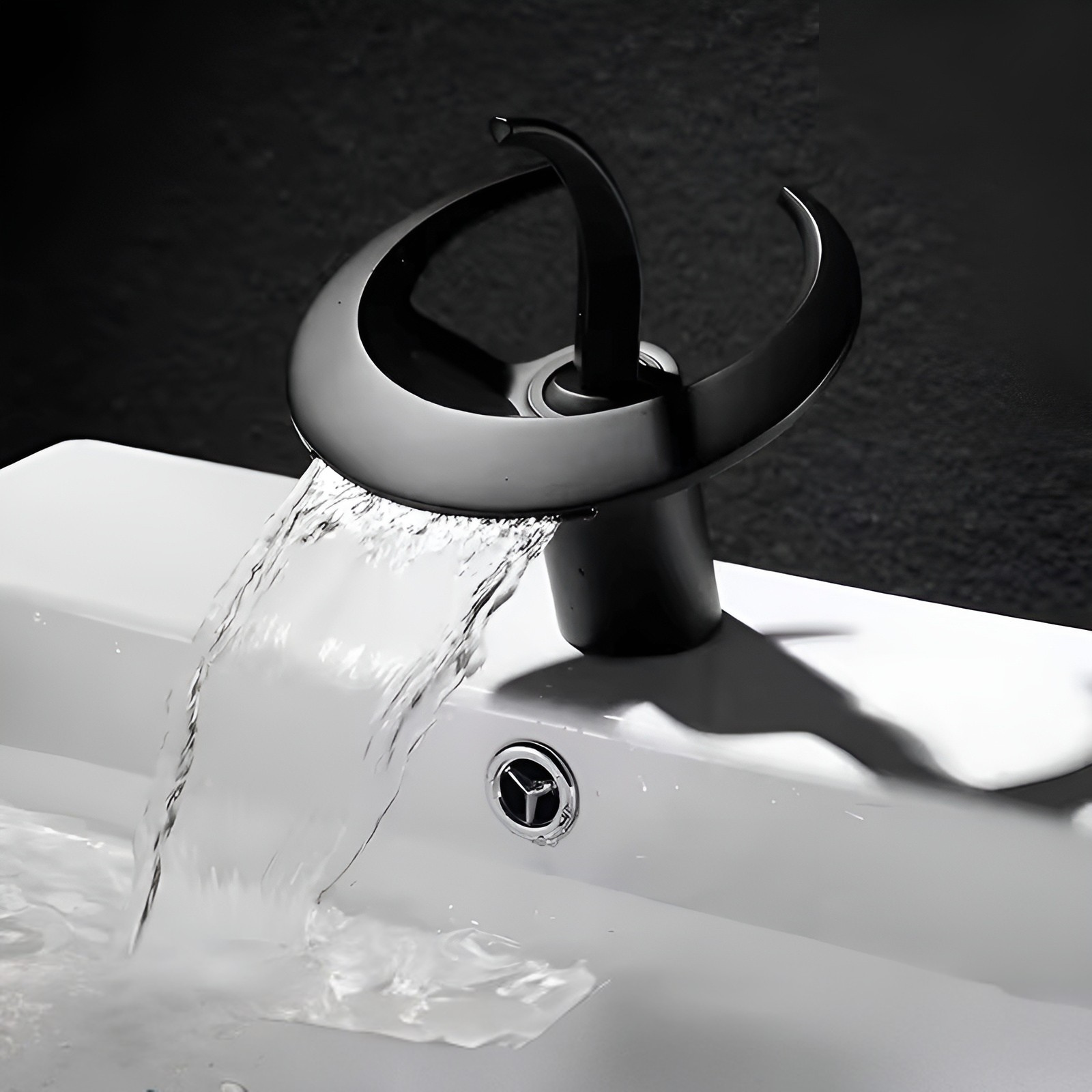 Einhebel-Wasserhahn mit Wasserfallauslauf – Wasserfall-Design | Robuste Messingkonstruktion - Schwarz