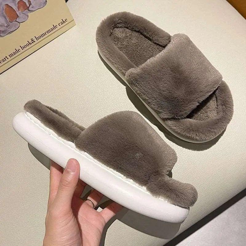 Fuzzy - Dicke flauschige Pelzpantoffeln - Braun / 40-41 (passen 39-40) - Damenschuhe