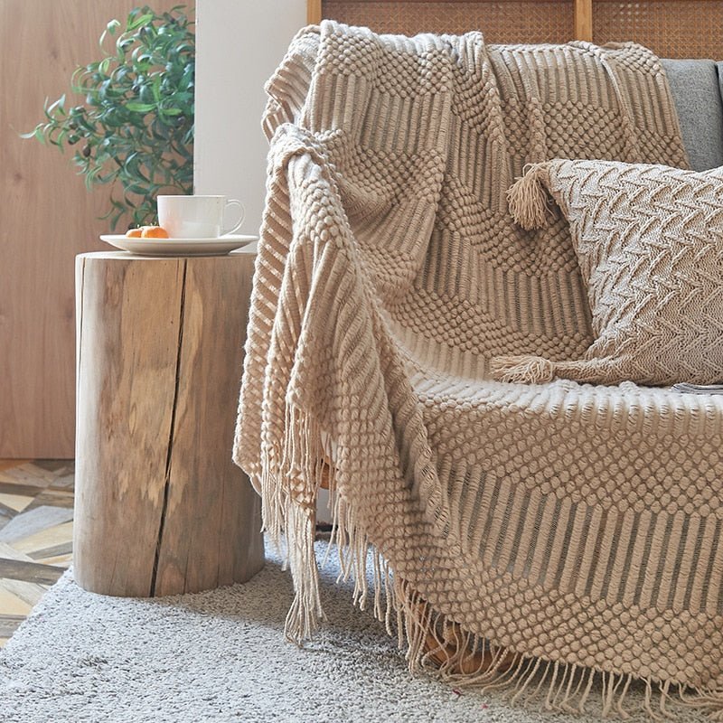 Gestrickte Kuscheldecke im skandinavischen Design - Wohntextilien und Bettwaren