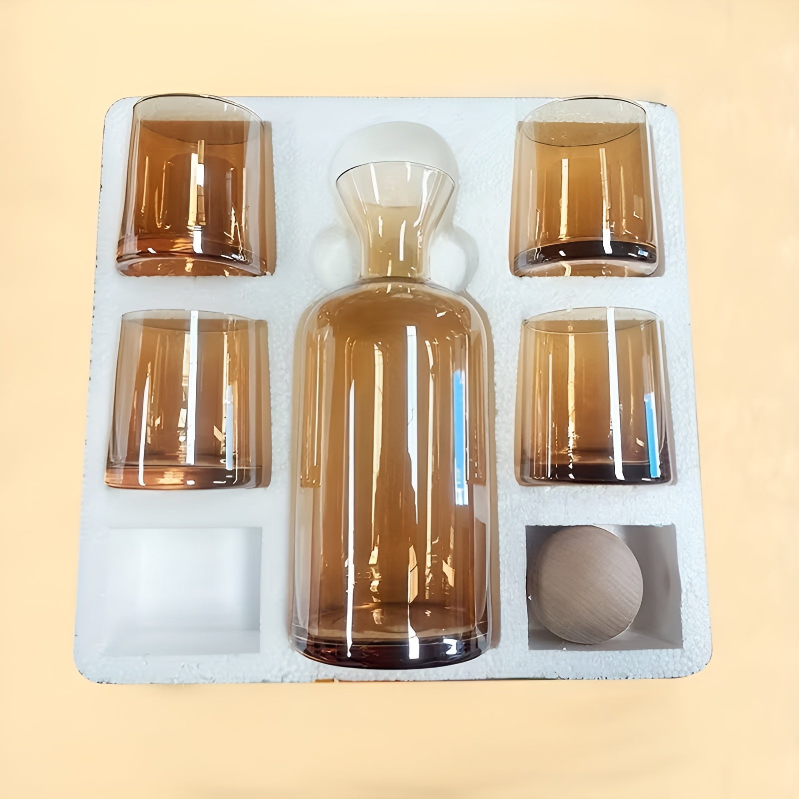 Glaskaraffe Set mit 4 Trinkgläsern – Stilvoll und Dekorativ | 1,2L Karaffe mit Holzdeckel für Wasser Saft und Gäste