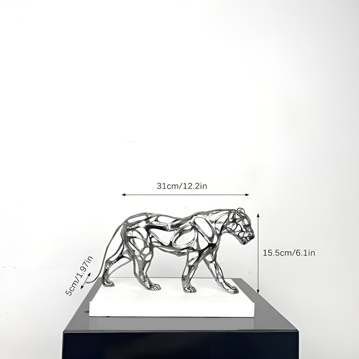 Goldene Leopard Skulptur aus Metall – Elegante & Dekorative Wohnraum-Deko | Luxuriöser Blickfang für Wohnzimmer