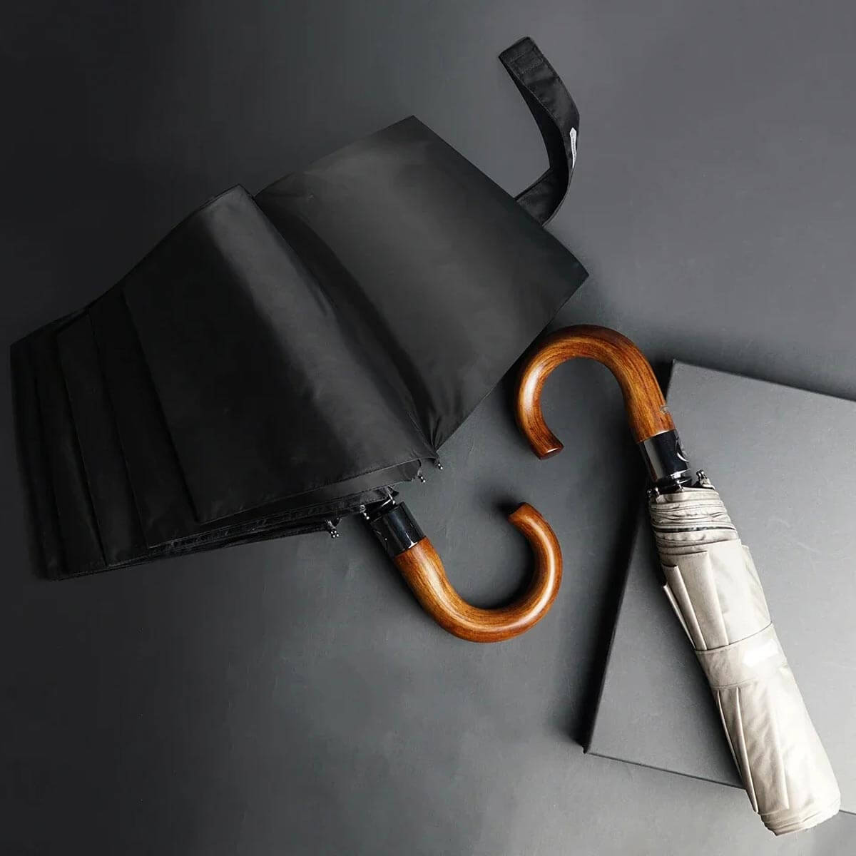 Großer Automatik-Taschenschirm mit Holzgriff – 122 cm - Regenschirme