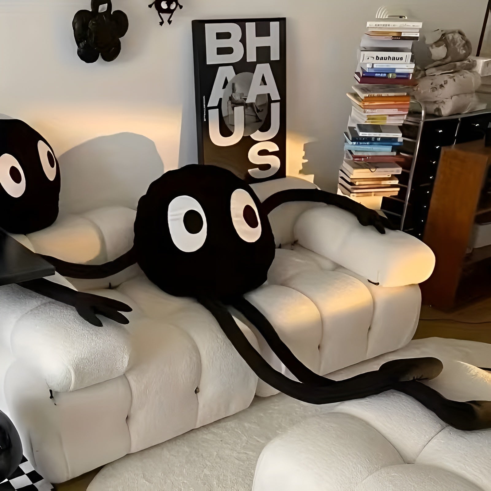 Großes Schwarzes Plüschkissen – Lustiges Kuscheltier mit Langen Armen & Beinen - Kissen