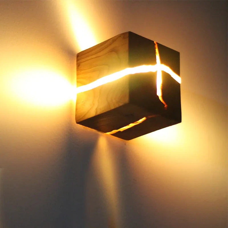 Holz-Wandleuchte mit kubischem Design – Warmes LED-Licht - Wandleuchten
