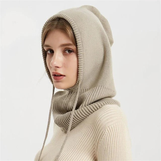 Braune Strickmütze mit verstellbarem Sitz