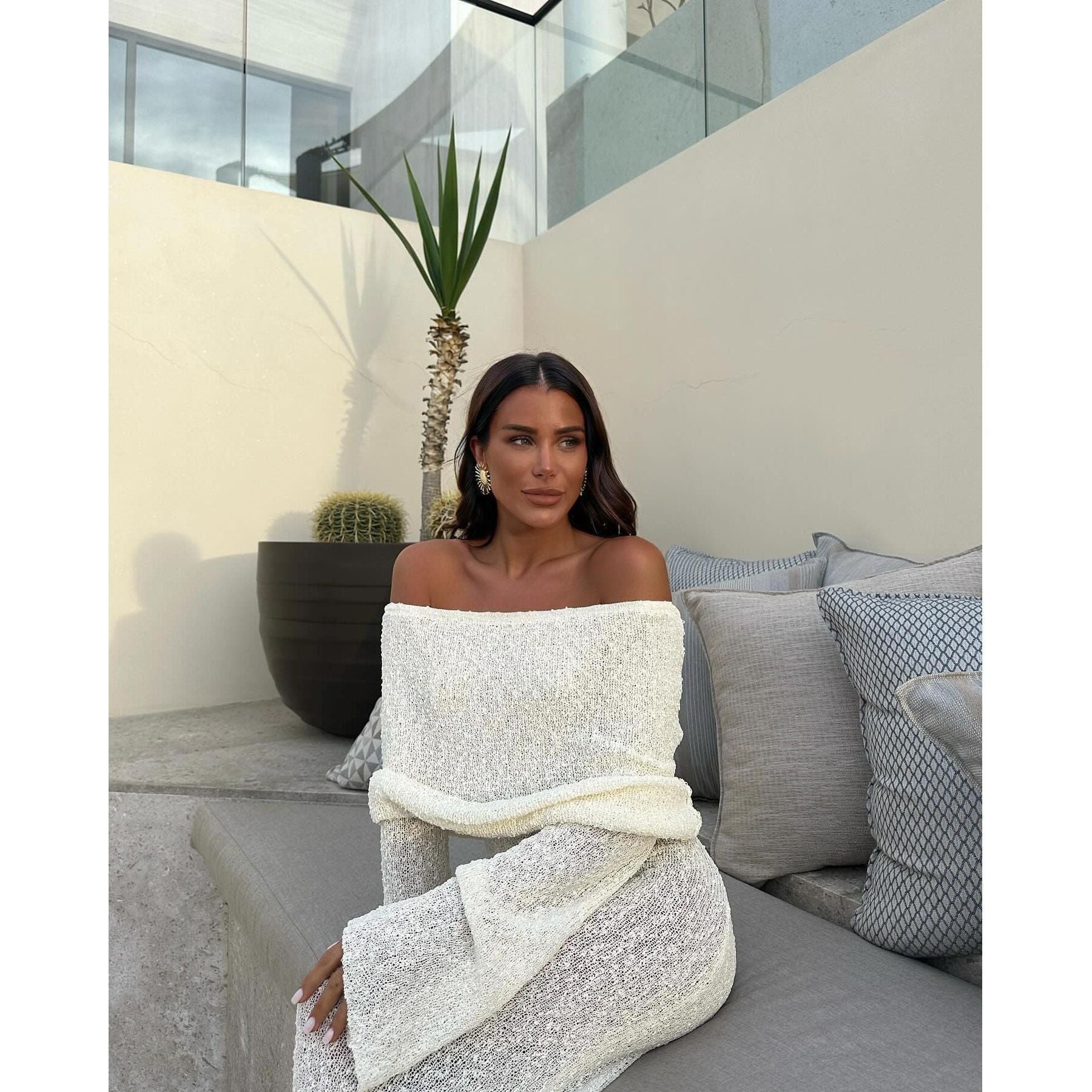 Anika Dress - Elegantes Bodycon-Strickkleid mit Off-Shoulder-Design Elegare