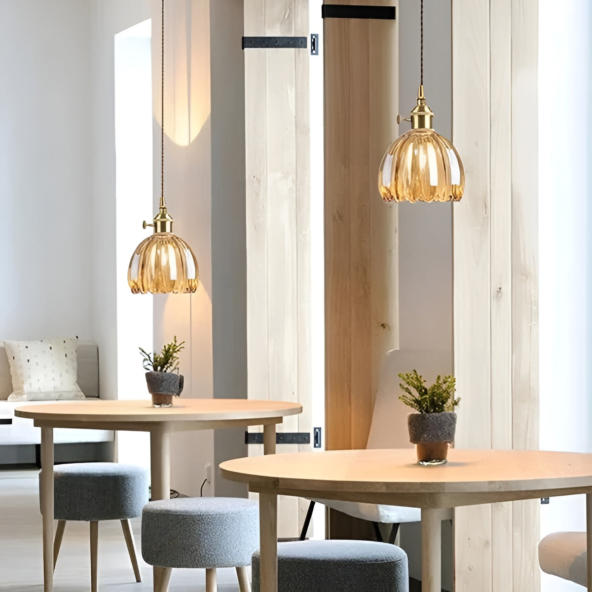 Hängeleuchte mit Blumenglas – Japanisches Design für gemütliche Räume