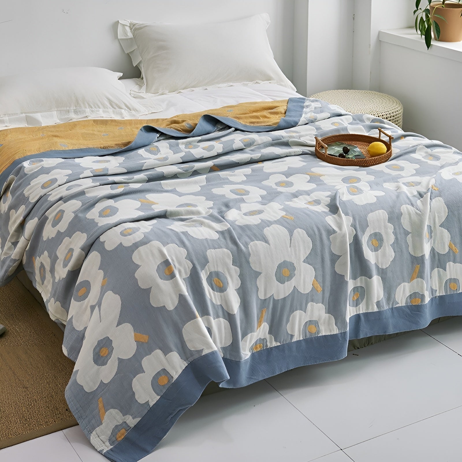 Japanische Kuscheldecke – Weiche Sofadecke für Gemütliche Wohnmomente - Blumen Blau + Weiß / 150x200cm - Decke