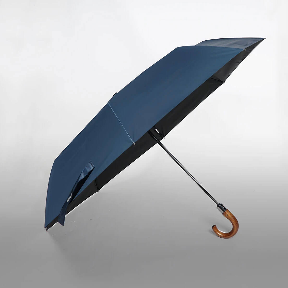 Kleiner Taschenschirm mit Holzgriff – Automatik 122 cm - Regenschirme