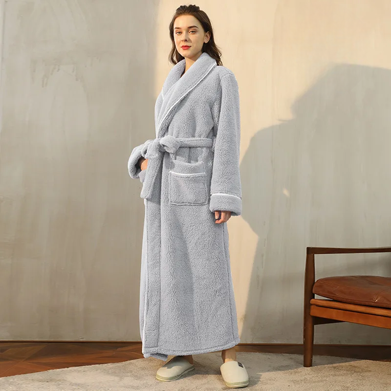 Langer Bademantel mit Gürtel und Taschen – Unisex - Hellgrau Damen / S - Nacht- und Bademäntel