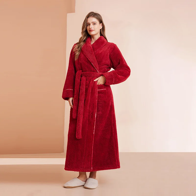 Langer Bademantel mit Gürtel und Taschen – Unisex - Rot Damen / S - Nacht- und Bademäntel