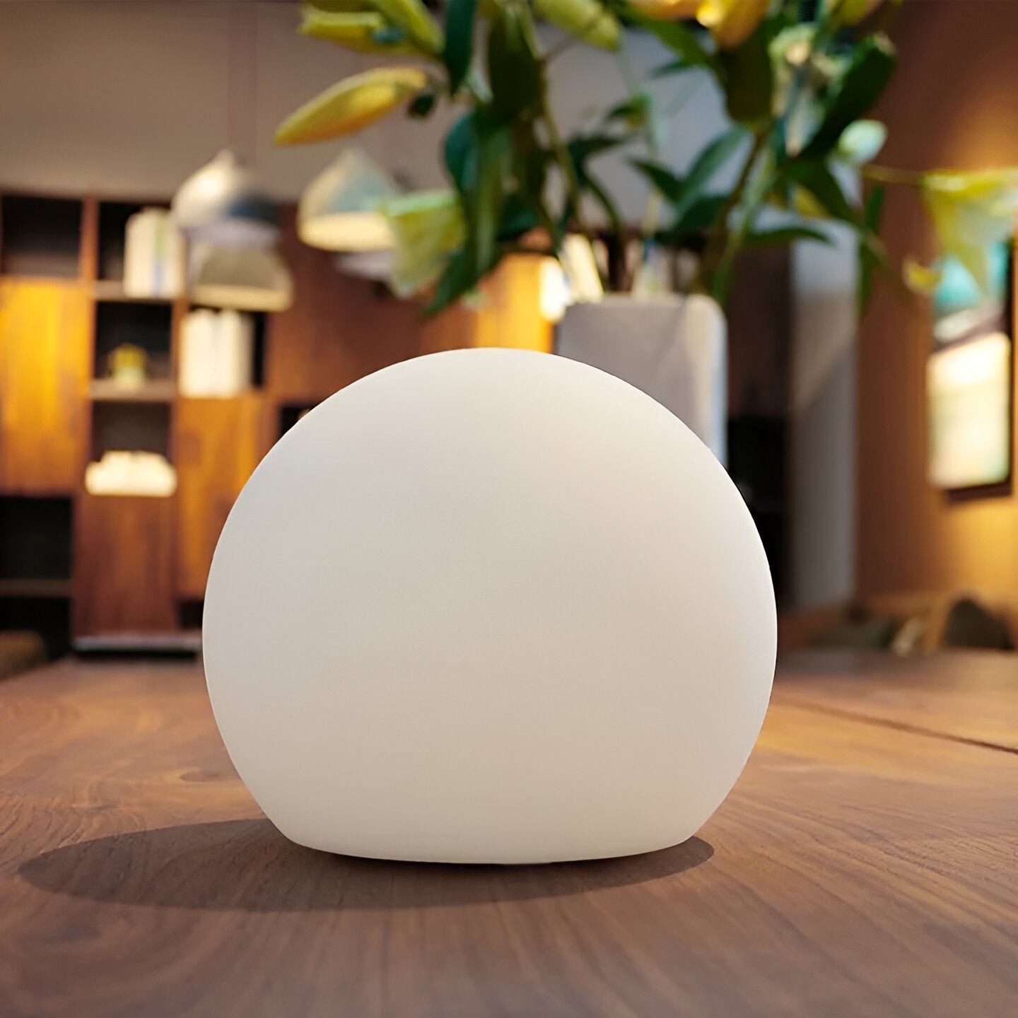 LED-Tischlampe mit Farbwechsel – Stimmungsvolle Kugelleuchte für Wohnräume - Tischlampe