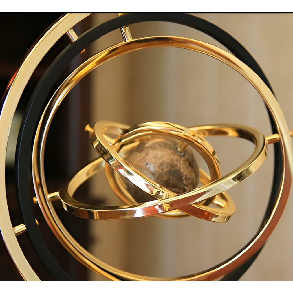Luxe Globe - Handgefertigte Metallskulptur mit Marmorsockel für Moderne Wohnkultur - Skulptur