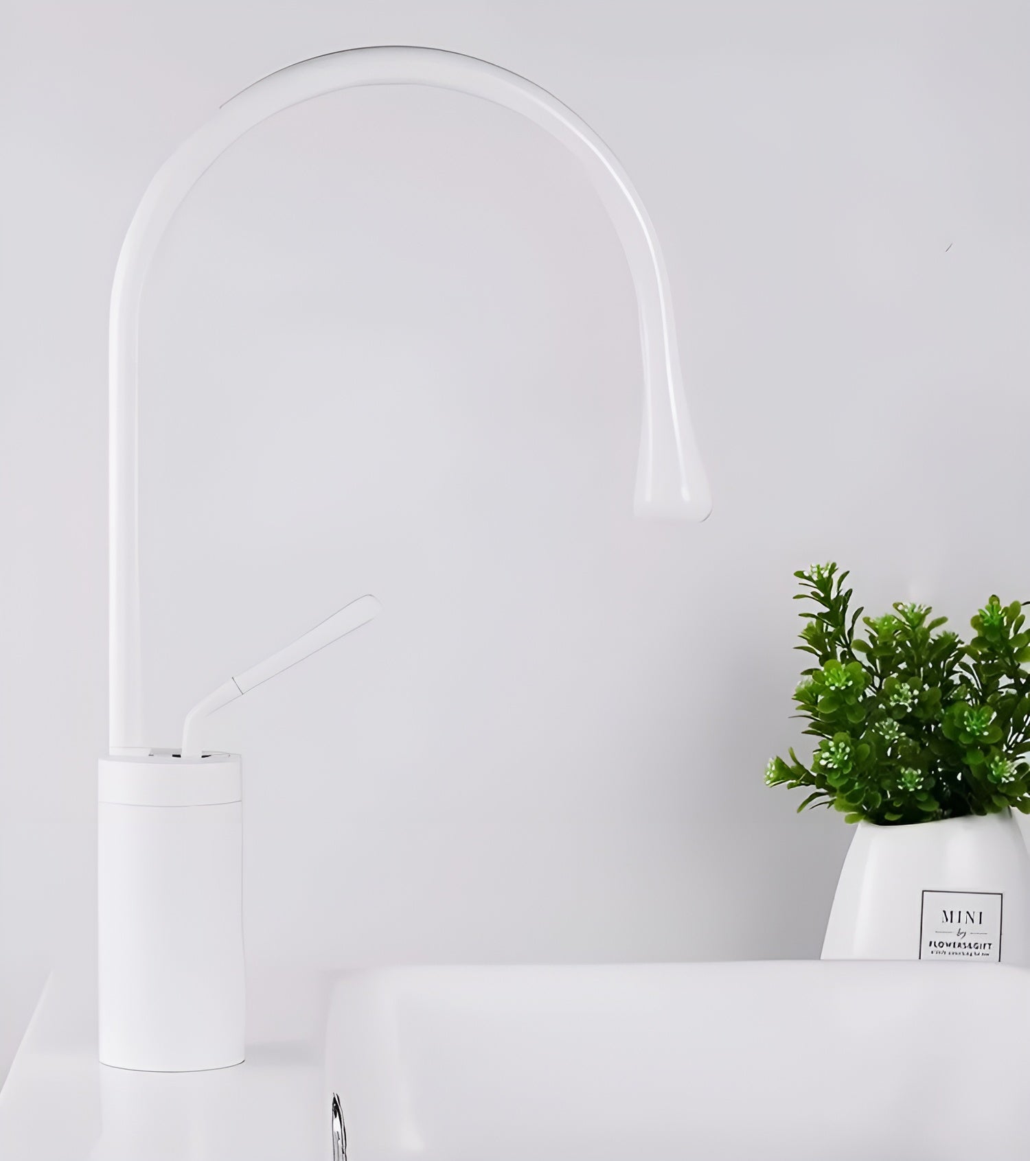 Drehbarer Wasserhahn – Elegantes und Modernes Design | Praktisch für Küche und Bad