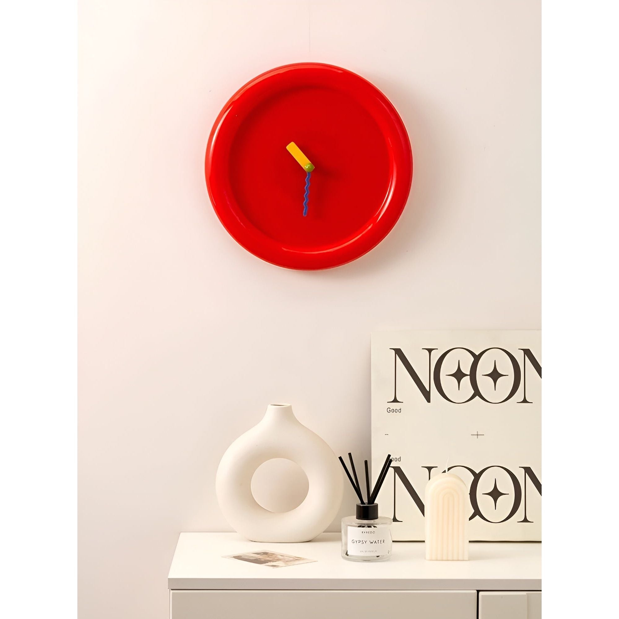 Wanduhr im Memphis Stil – Moderne Dekoratives Design für Wohnzimmer & Büro