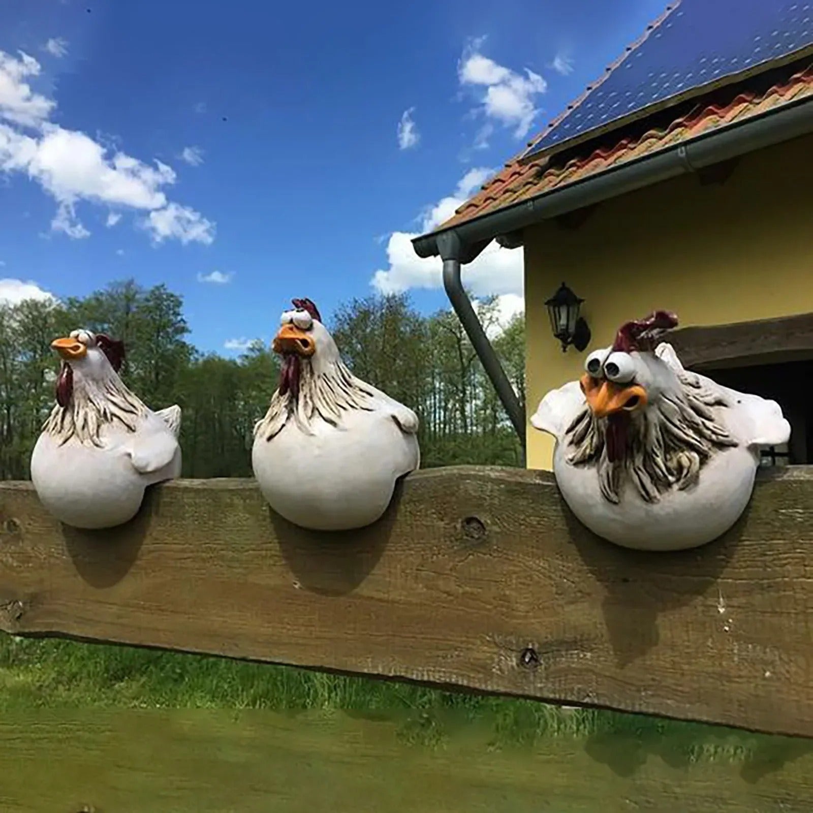 PerchPeck Skulptur – Dekorative Lustige Hühnerzaun-Deko