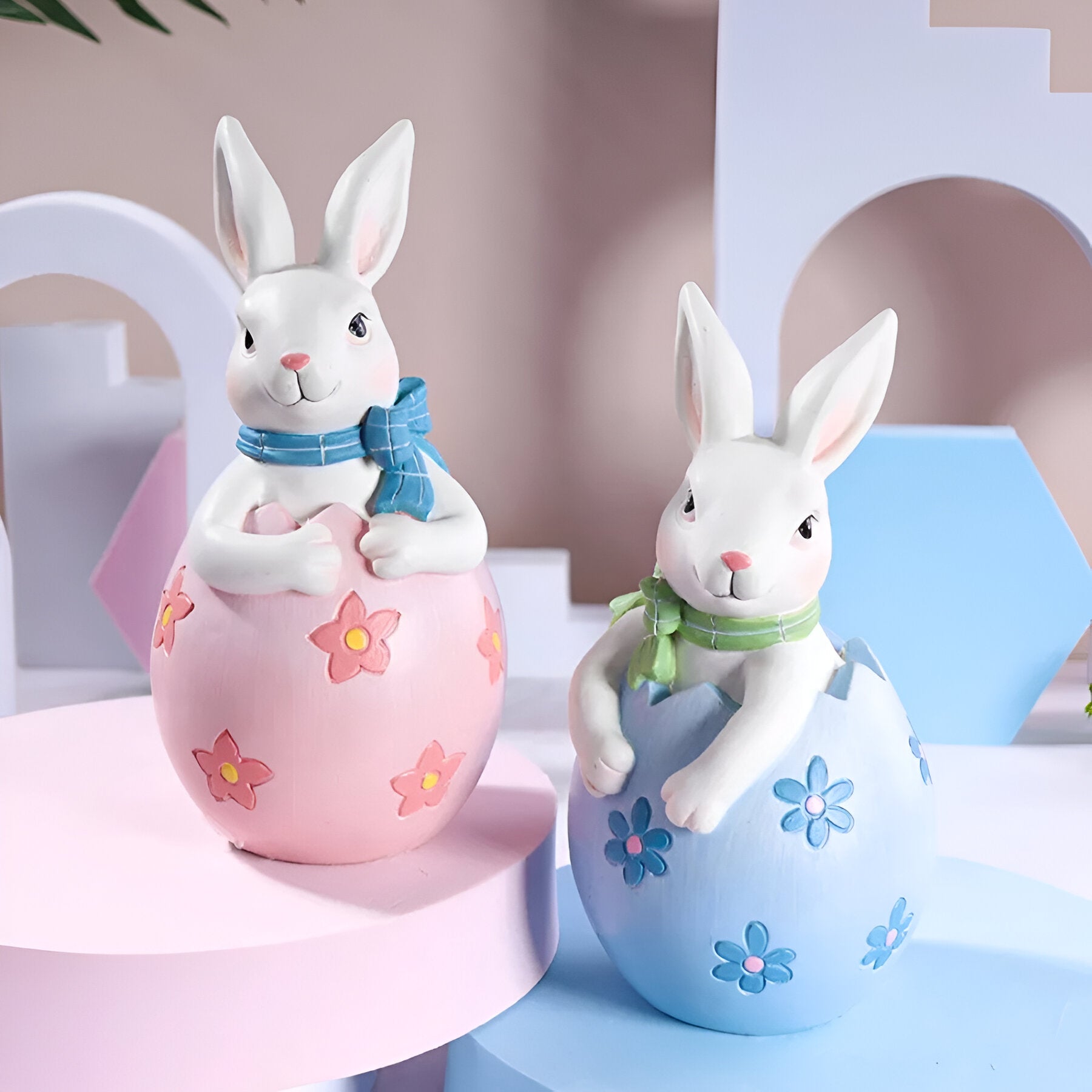 EasterEmbrace Ornament - Geschnitzte Ostern Paar Hase Ei Ornament