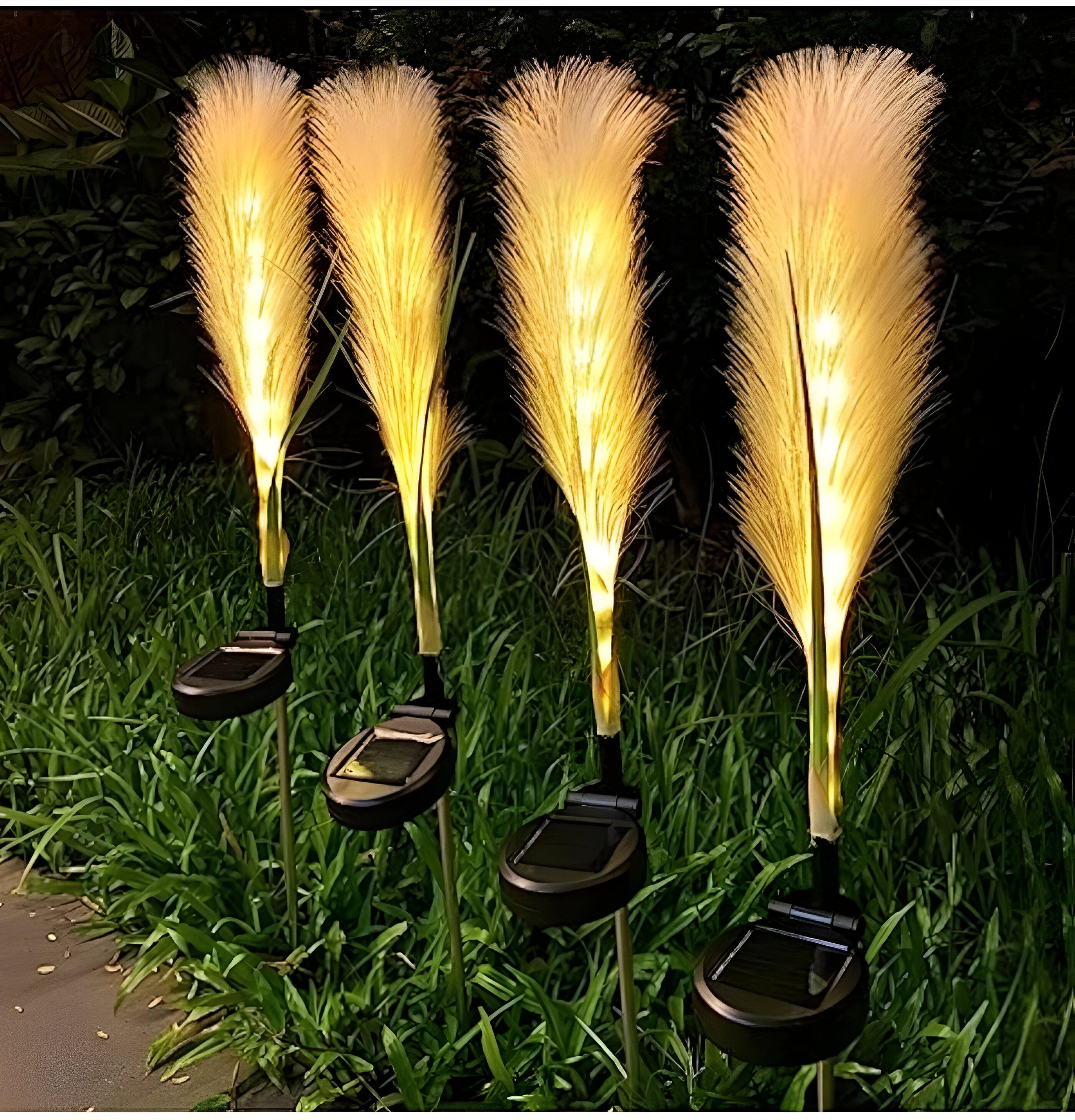 AuroraStalk Light – Solar Faser-Schilf Außenleuchte