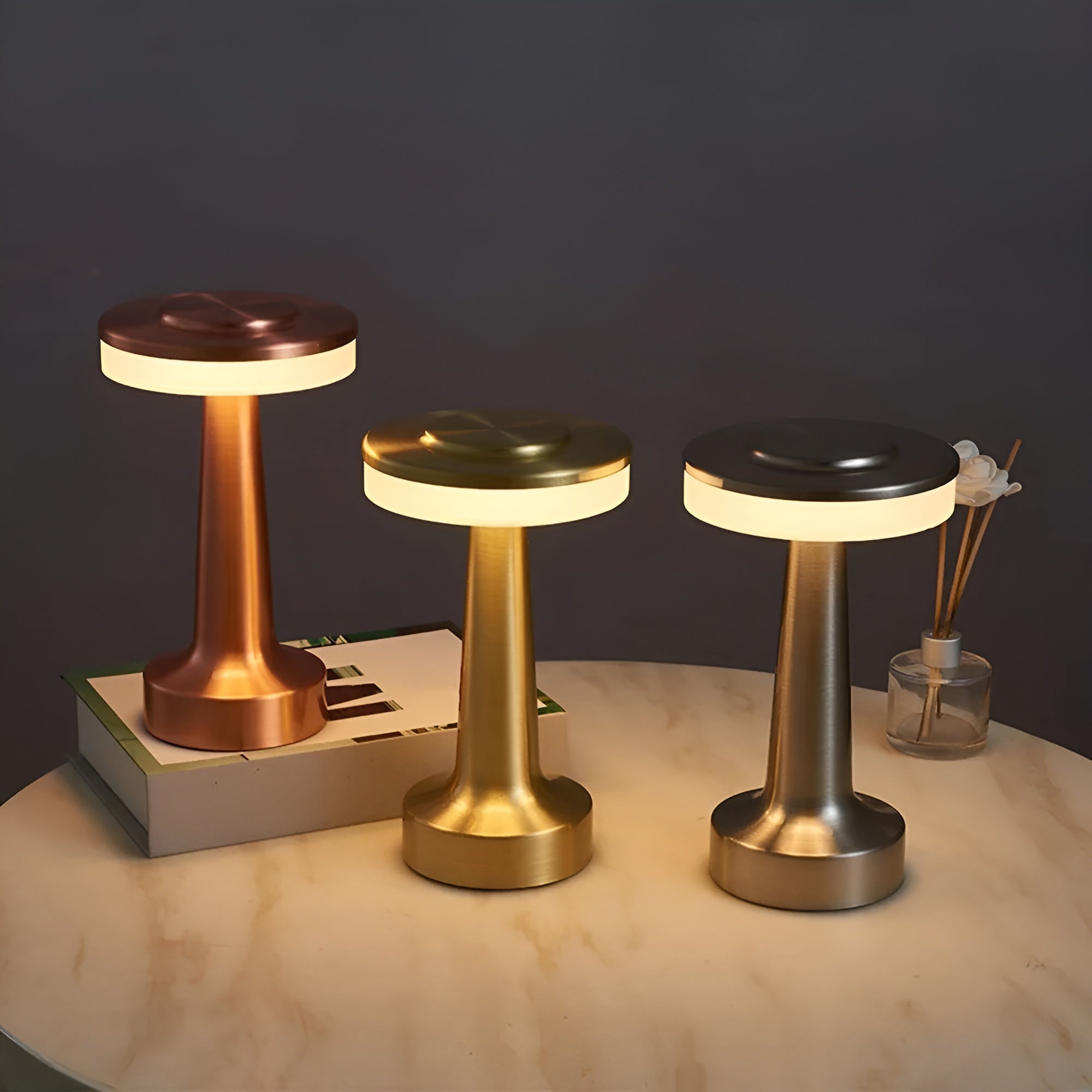 DuskGlow Lamp - Retro USB-Lade-LED-Tischlampe