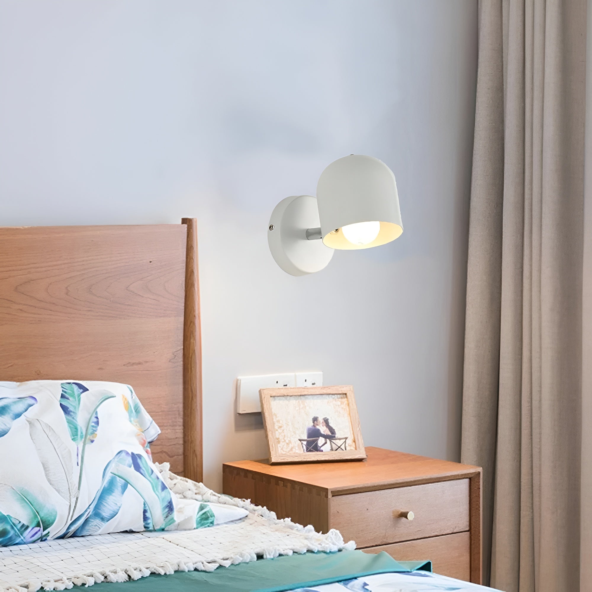Schlichte Wandlampe aus Eisen –Modern und Schlicht | Perfekt für Schlafzimmer & Flur