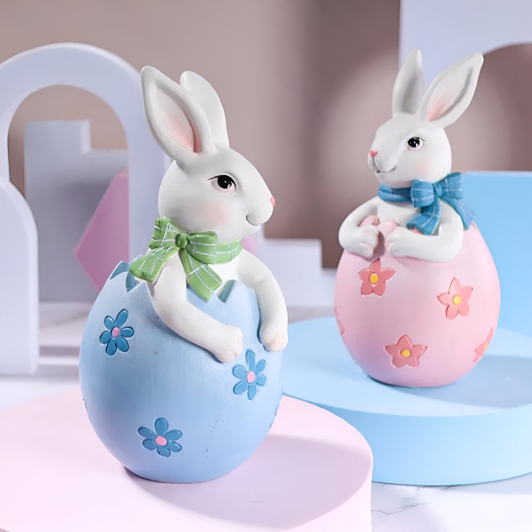 EasterEmbrace Ornament - Geschnitzte Ostern Paar Hase Ei Ornament
