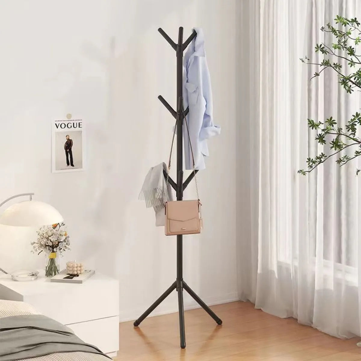 LeafRise Rack – Vertikaler Kleiderhaken in Baumzweig-Form