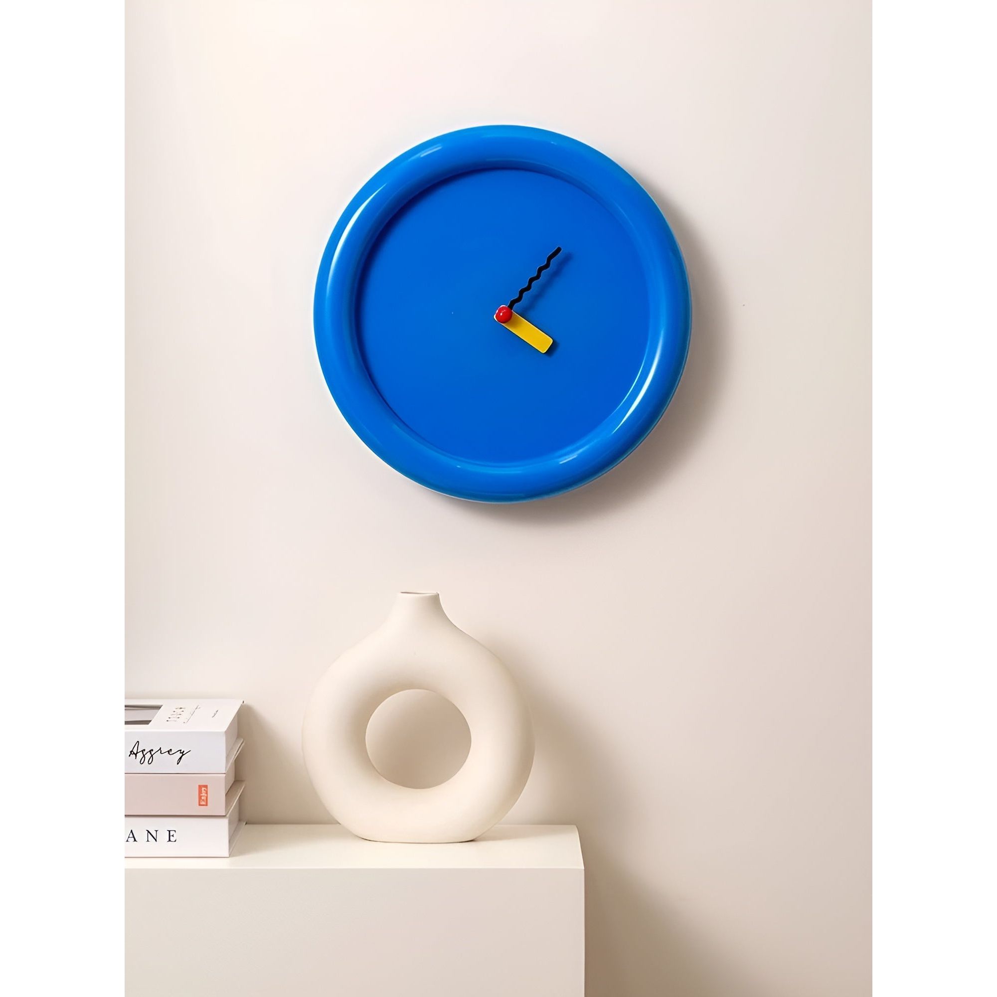 Wanduhr im Memphis Stil – Moderne Dekoratives Design für Wohnzimmer & Büro