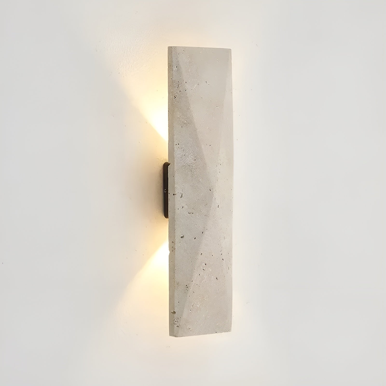 Wandlampe aus Travertin – Elegante Natursteinleuchte für Wohnzimmer oder Flur