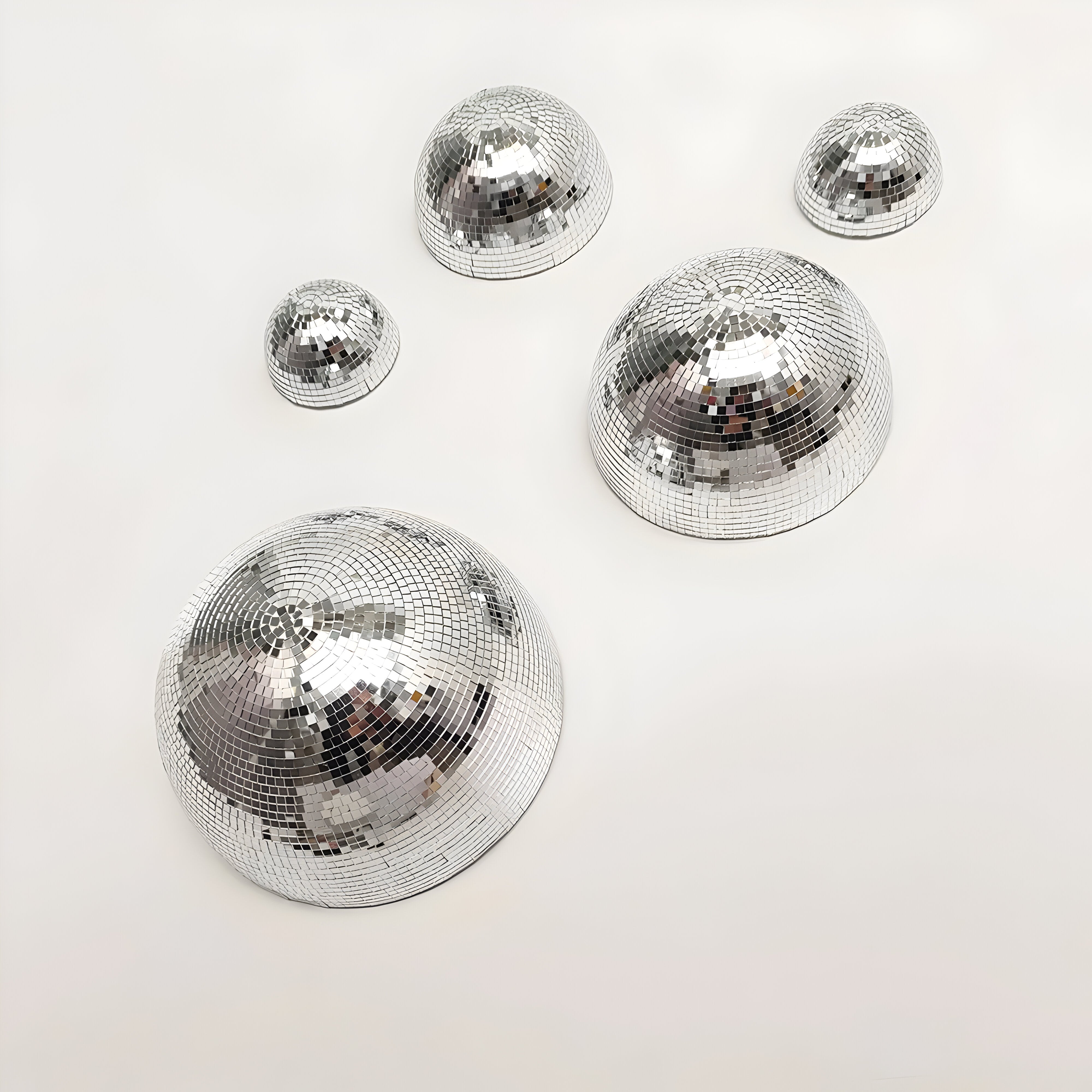 GlimmerArc Disco-Kugel – Metallische Wand-Discokugel