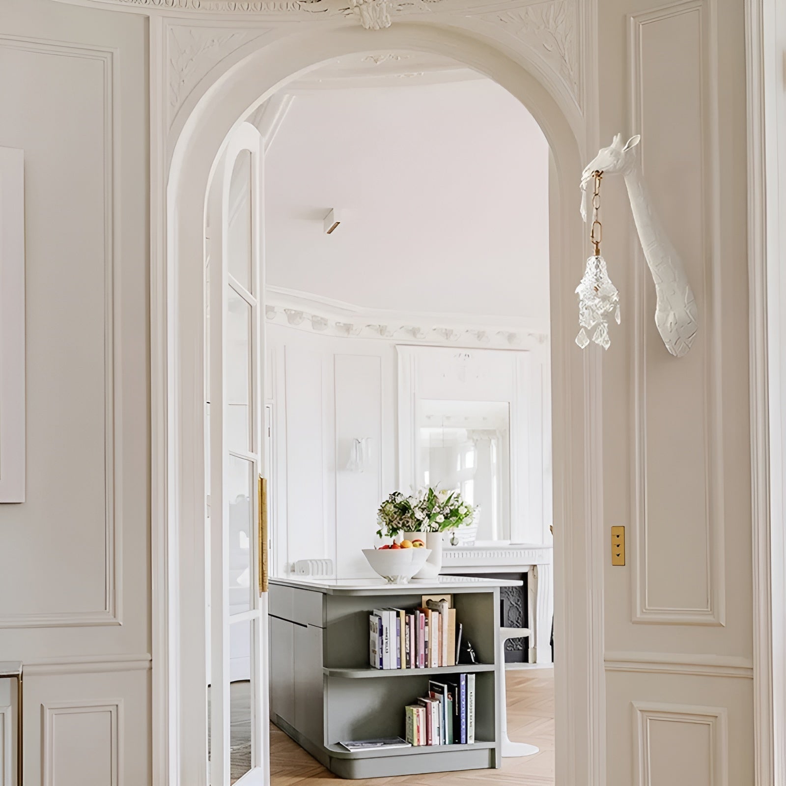 Wandlampe mit Giraffenmotiv – Dekorative LED-Leuchte für Wohnzimme