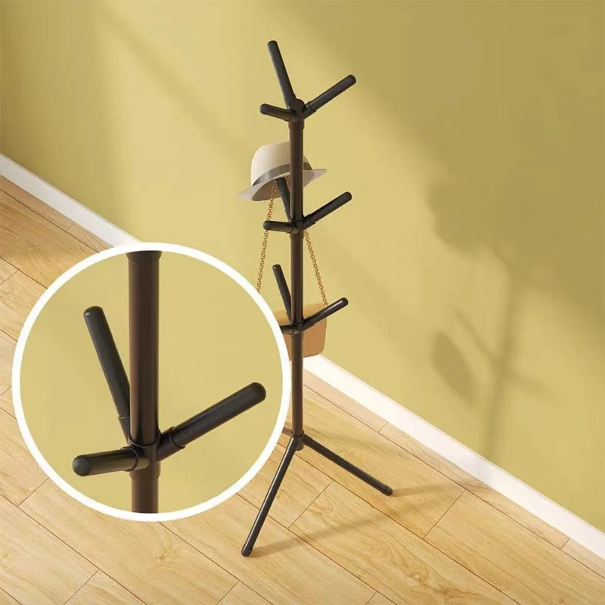 LeafRise Rack – Vertikaler Kleiderhaken in Baumzweig-Form