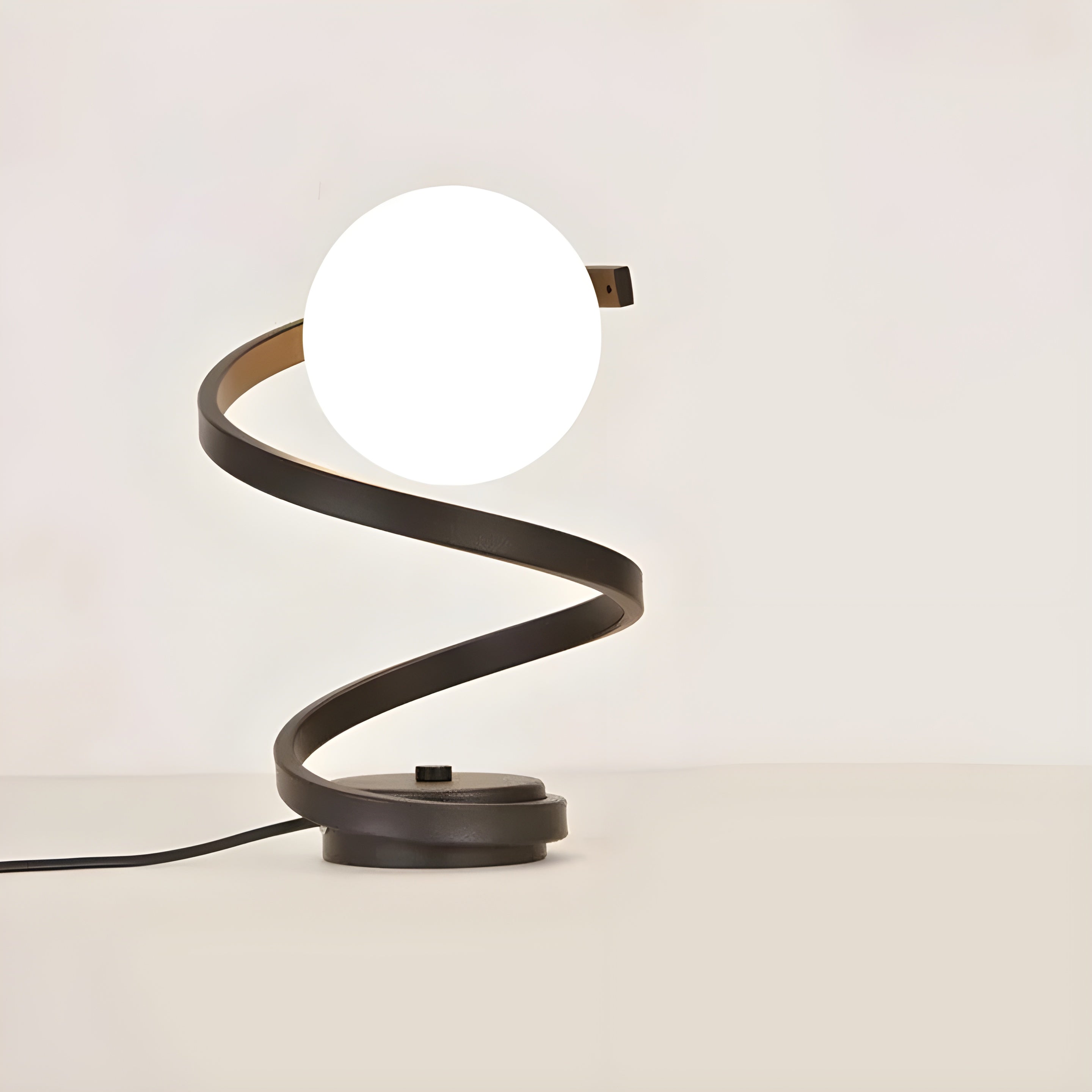 RetroBeam Light - Nordische Retro-LED-Tischleuchte