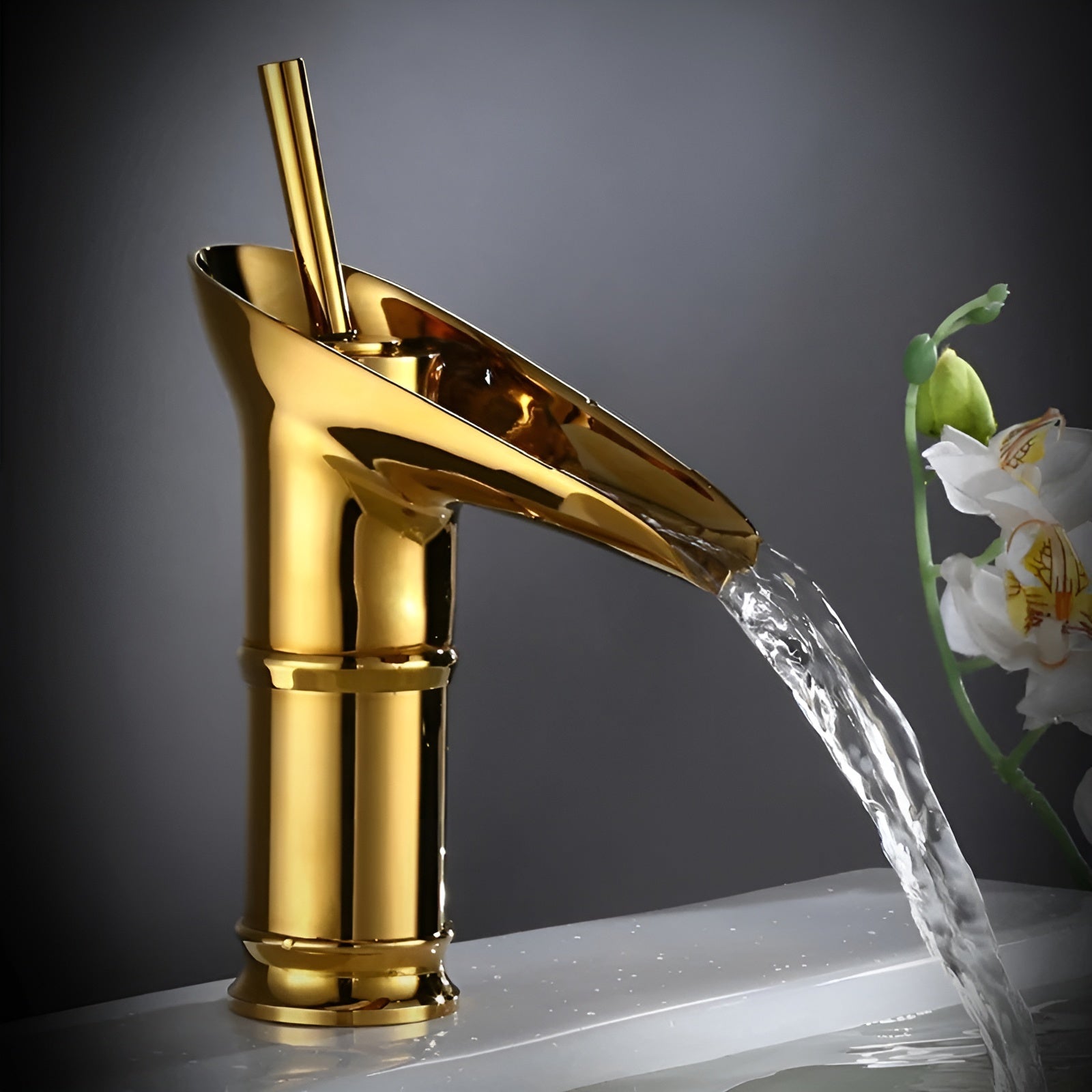 Wasserfall-Waschtischarmatur in Schwarz-Gold – Hochwertig und Elegant | Warm- und Kaltwasser, Antik-Bronze Finish