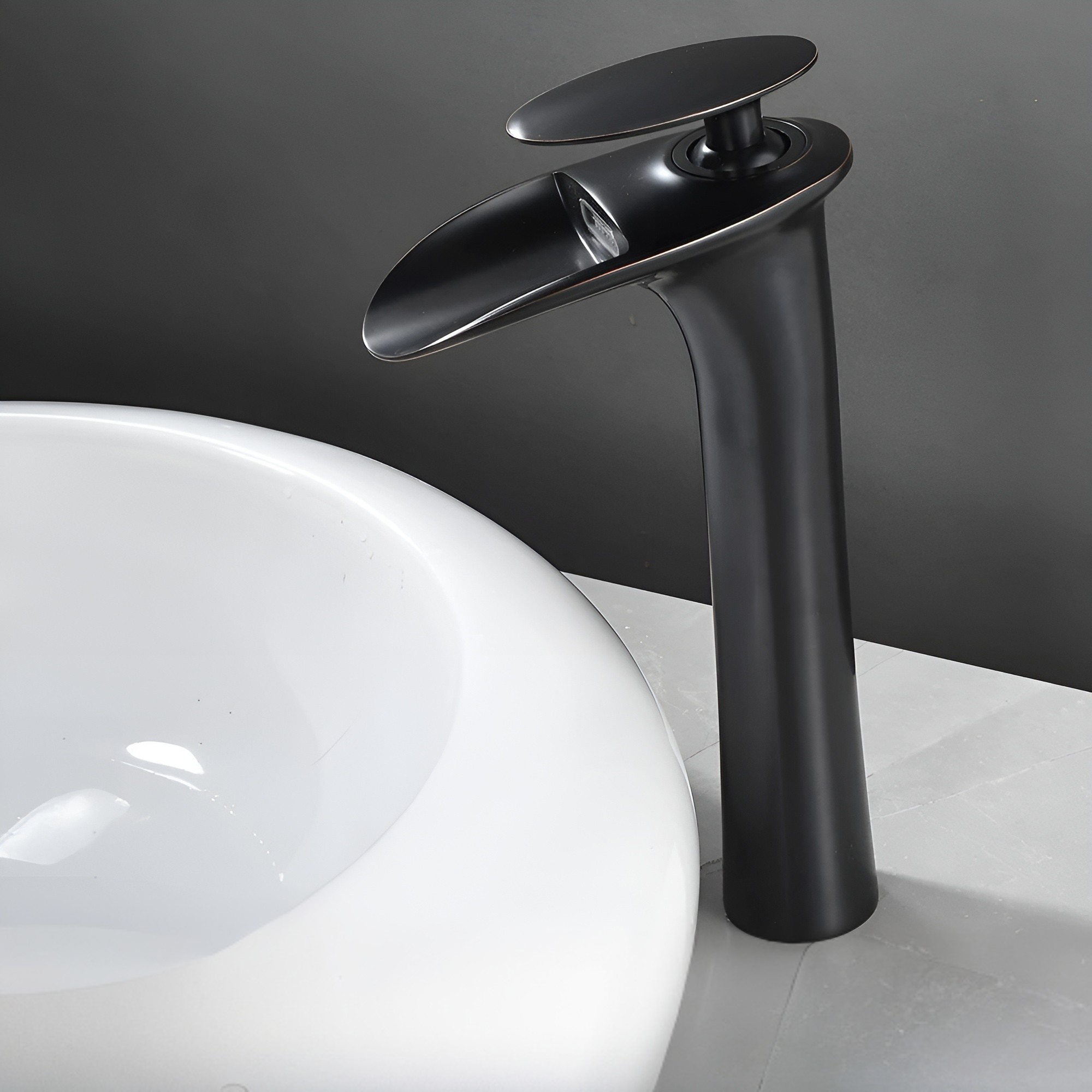 Moderne Waschtischarmaturen – Elegante Wasserfallarmatur | Hochwertiger Einhebelmischer - Mattschwarz
