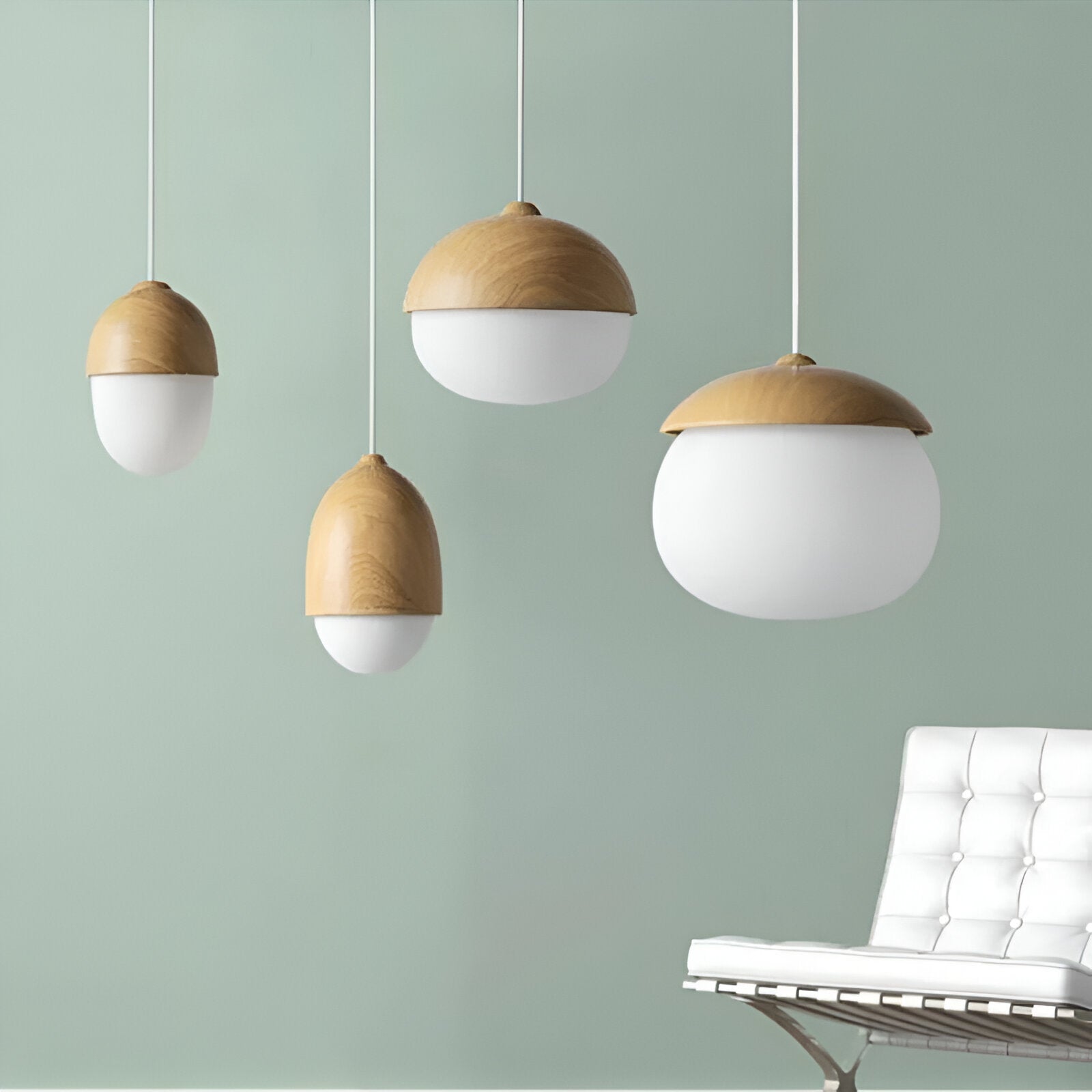 Hängeleuchte mit Glas- und Holzdetails – Dekorative Eichelform im Mondstil