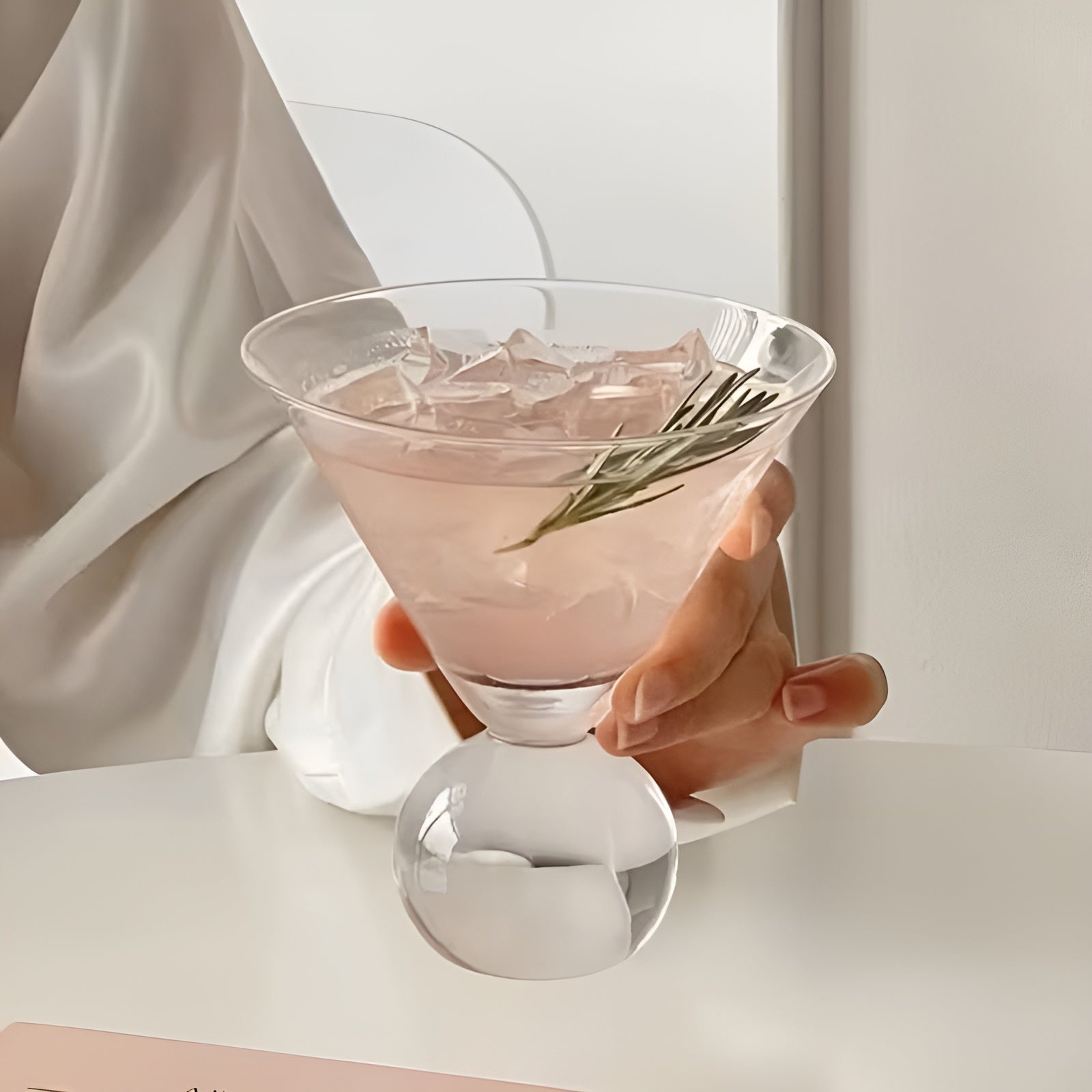Retro Martini-Glas ohne Stiel 250 ml – Rosa Kristall-Cocktailglas im Vintage-Design Wiederverwendbar &