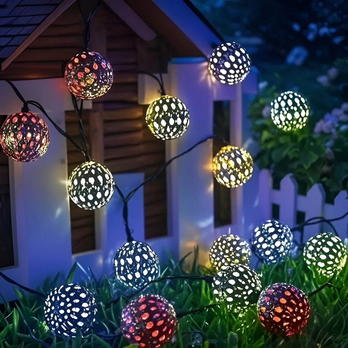 Solarkugelleuchten im marokkanischen Stil – Bunte LED-Lichterkette für Garten & Balkon - Lichterkette