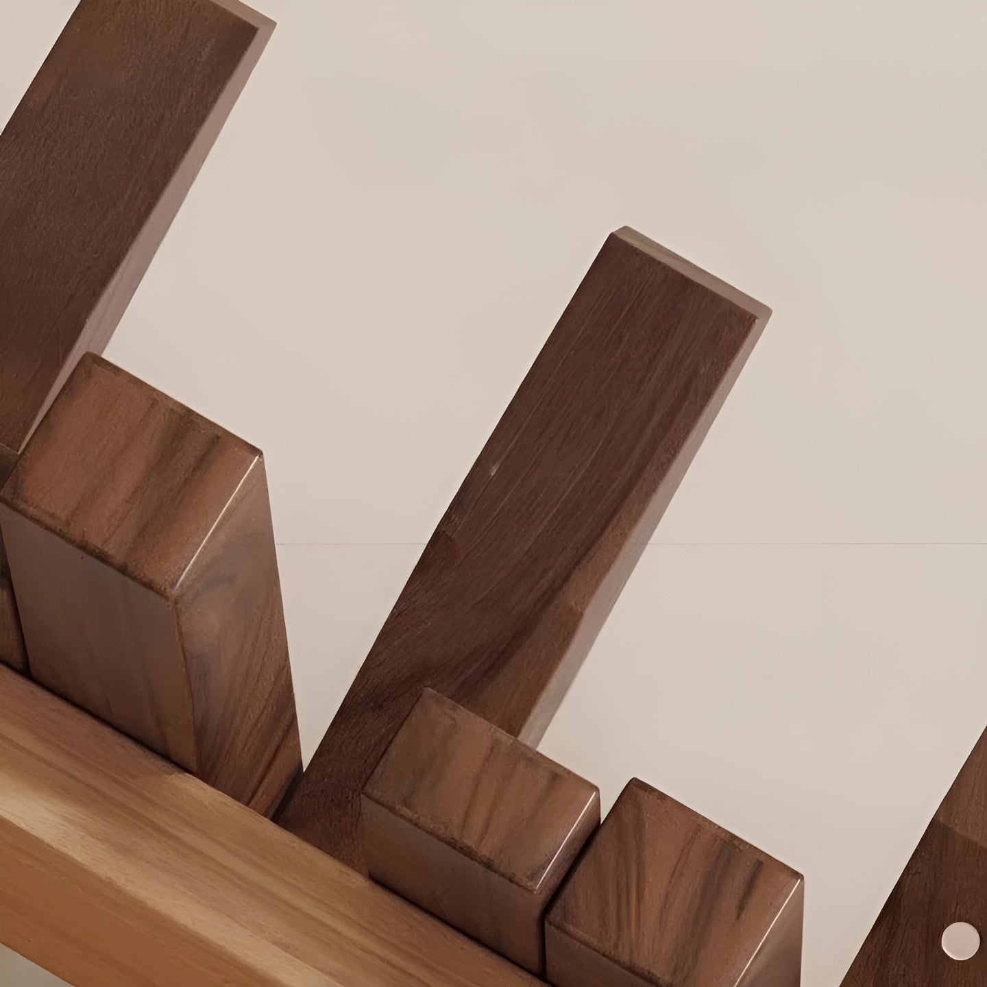 Stilvoller Holz-Kleiderschrank – Flexible Magnet-Haken für mehr Ordnung | Ideal für Schlafzimmer - Wandhaken