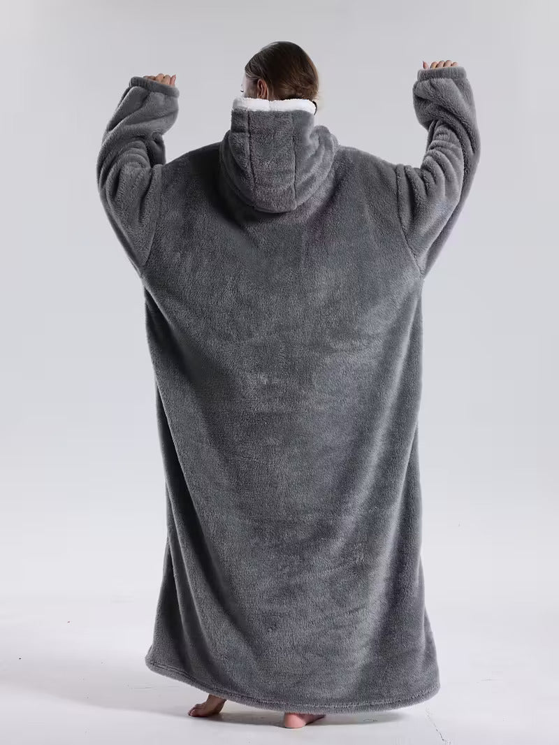 Hoodie-Decke mit Ärmeln und Fronttasche – Detailansicht