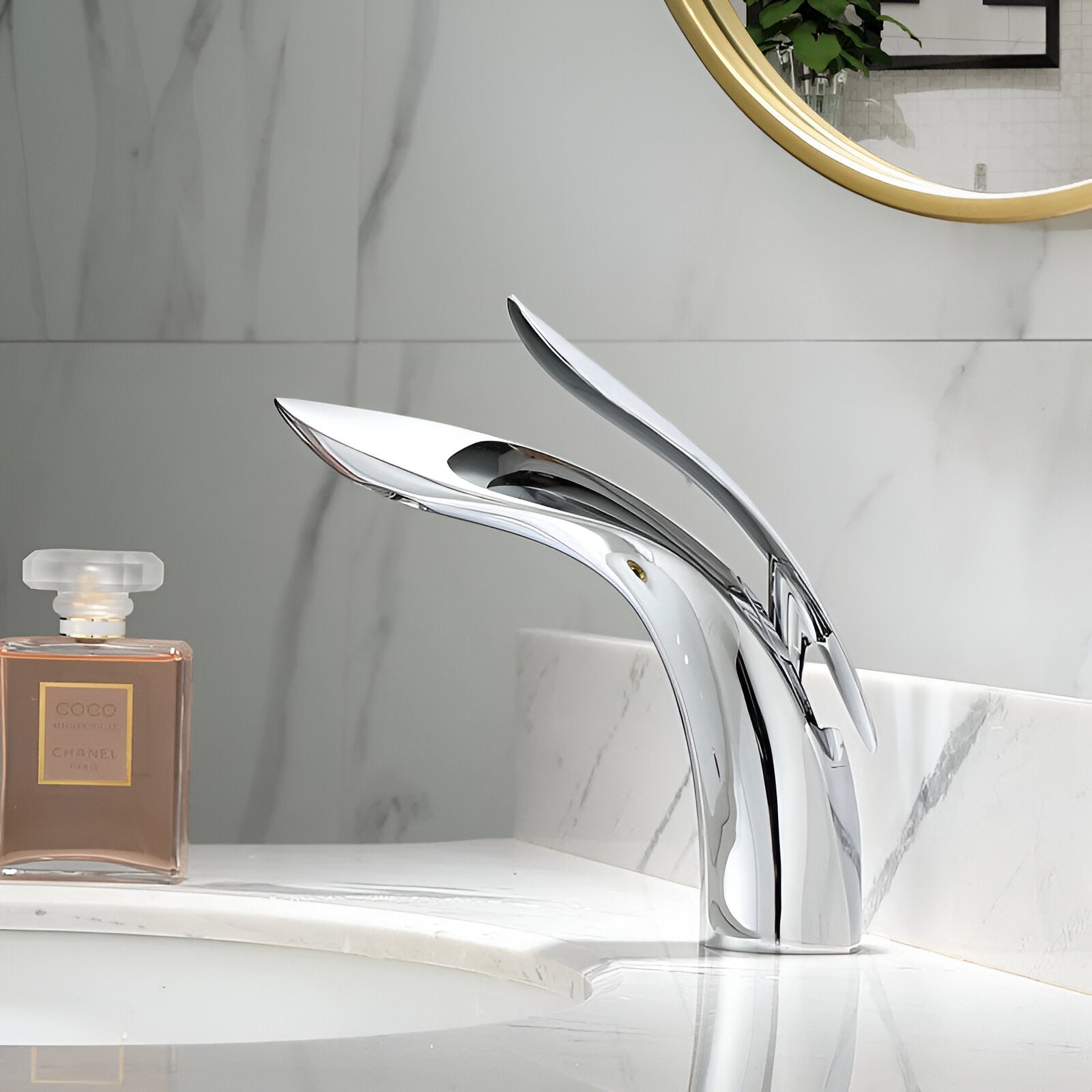 Wasserhahn fürs Bad – Modernes Design mit Wasserfallauslauf | Einlochmontage - Chrom - Wasserhahnarmatur