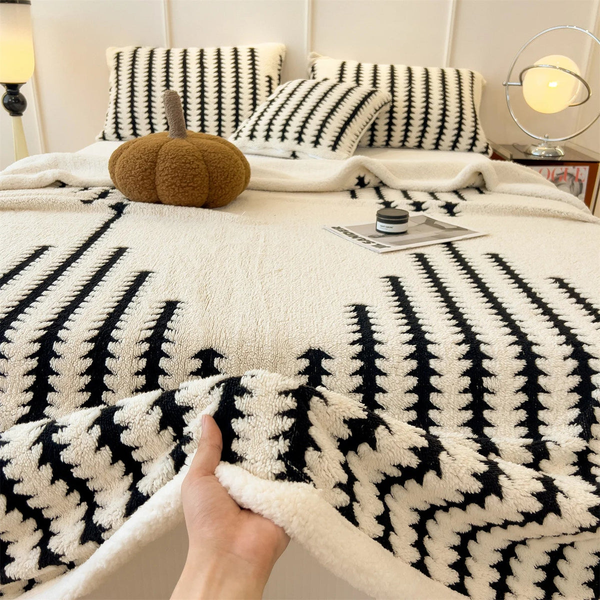 Weiche Kuscheldecke aus Velour für Sofa und Bett – 5 Farben und 2 Größen - Tagesdecken und Wohndecken